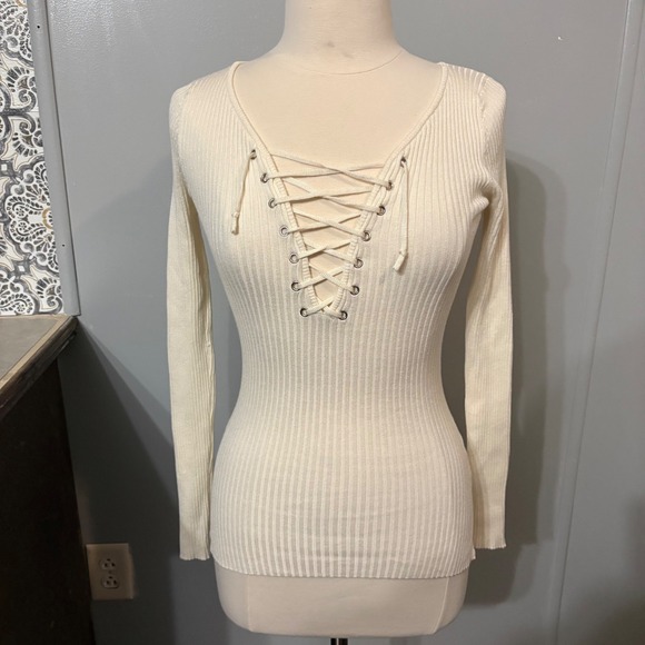 NWT Derek Heart Off-White Long Sleeve Front Tie Stretchy Shirt (Junior's Medium) - Picture 1 of 7
